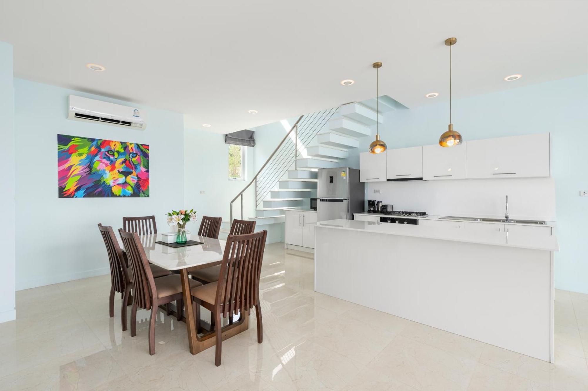 Sunset Lagoon | Rihanna 2 Villa *