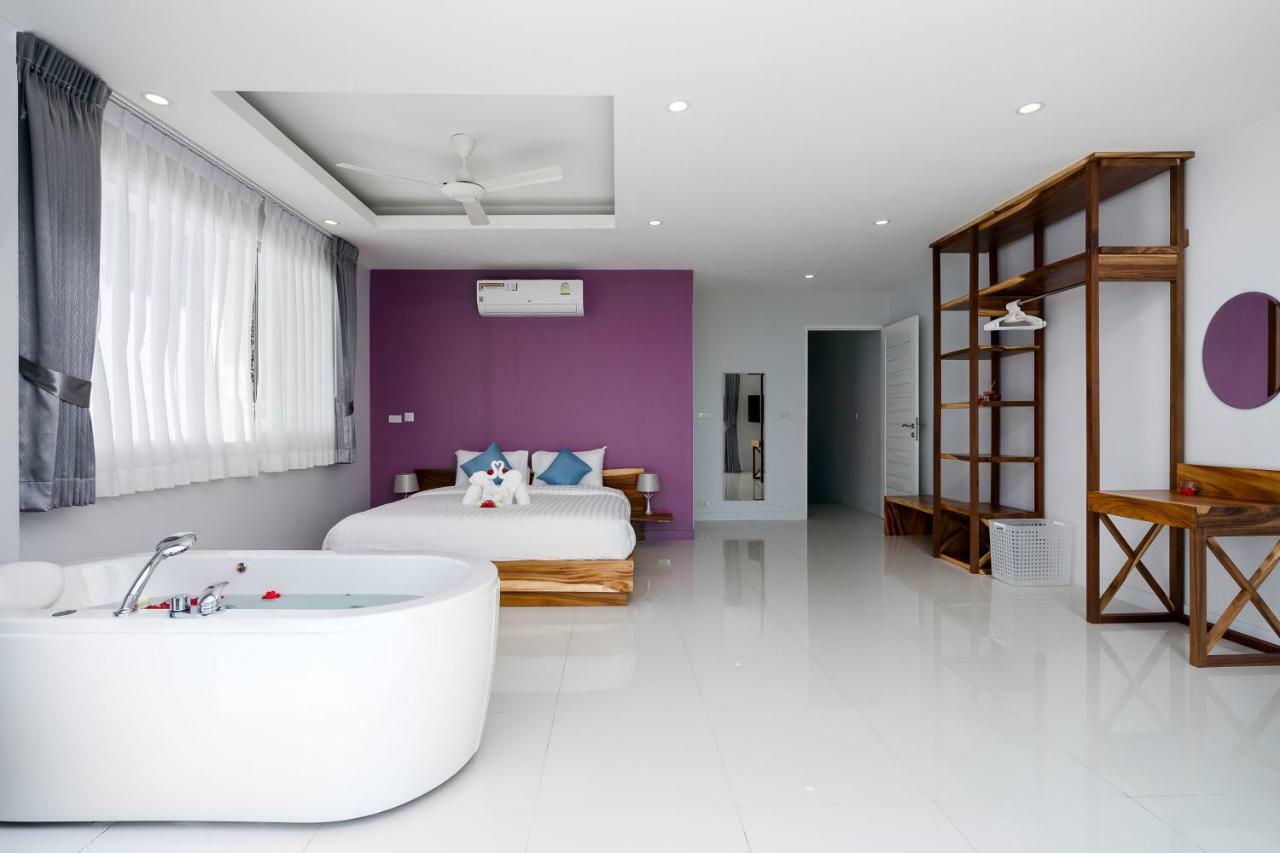 Sunset Lagoon | Rihanna 2 Villa *